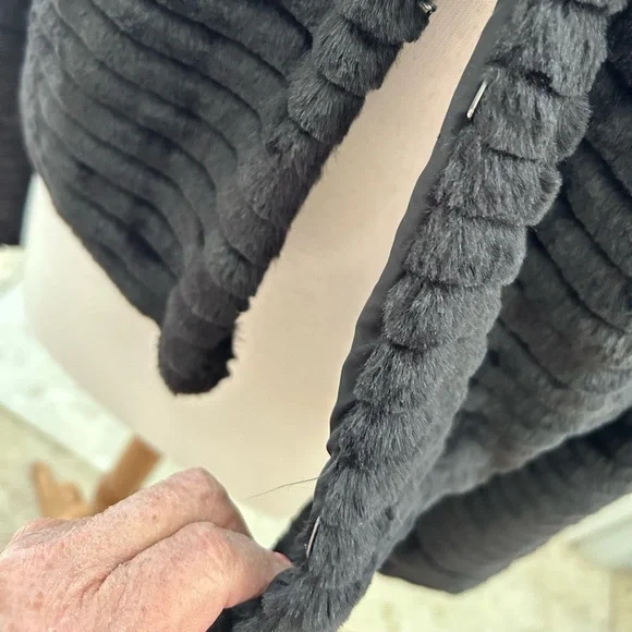 Betsey Johnson Cropped Black Teddy Jacket - Picture 7 of 12